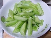 黄瓜拌鸡肝