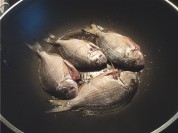 煎小鱼老豆腐