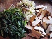 藠头炒香干