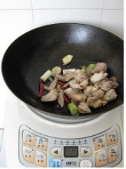 葱姜烧仔鸡