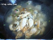 河蚌咸肉炖豆腐