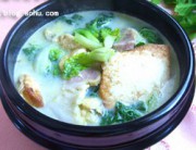 河蚌咸肉炖豆腐