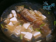 鲫鱼豆腐汤