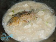 鲫鱼豆腐汤