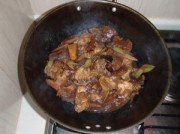 鸡腿儿烩群菇