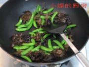 二米饭＋竹笋炒肉＋木耳甜豆