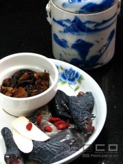 淮山杞子炖乌鸡