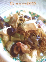玫瑰家园小厨房--咸肉杂锦煲