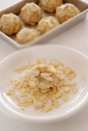 杏仁鸡肉丸子