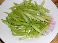 芹菜炒腐竹