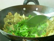 韭菜炒饹馇