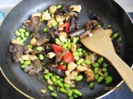 毛豆炒鸡丁