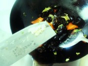 别样黑白菜