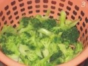 腊肉炒西兰花