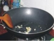 腊肉炒西兰花