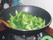 腊肉炒西兰花