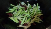 腊肠炒双蔬