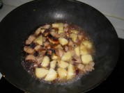 土豆红烧肉