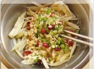 凉拌香辣白芦笋