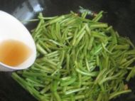 五香茶干炒蒿子杆