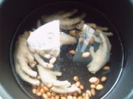 花生炖鸡爪