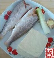 黄鱼炖豆腐