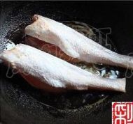 黄鱼炖豆腐