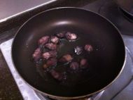 干锅茶树菇