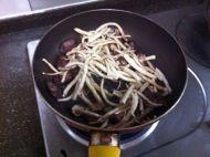 干锅茶树菇
