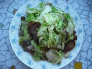 腊肠炒圆白菜