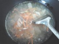 鸡汤煮面