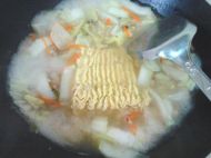 鸡汤煮面