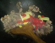 大蒜炒鸡肉