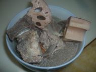 莲藕脊骨汤