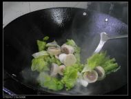 生菜炒鱼丸