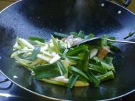 大蒜炒肉