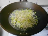 凉拌黄豆芽