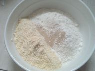 麻香玉米面红糖馅饼
