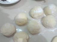 麻香玉米面红糖馅饼