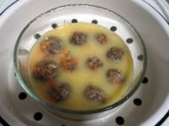 蛋羹胡萝卜豆泥肉丸
