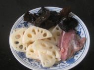 肉片黑木耳炖藕