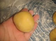 莲蓉月饼