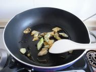 豆豉排骨南瓜盅