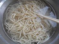 肉丝蔬菜炒面