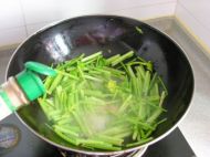 芹菜炒牛柳