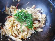 河豚肉炒白菜