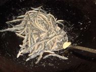浮小麦黄芪泥鳅汤