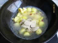 土豆炖冻豆腐