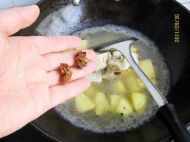 土豆炖冻豆腐