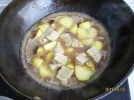 土豆炖冻豆腐